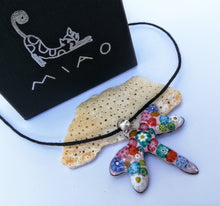 Load image into Gallery viewer, colgante libelula millefiori